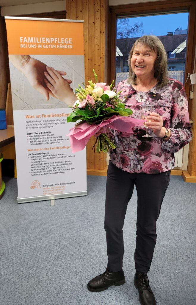 Familienpflegerin Lucia Kreusser freut sich über die Auszeichung.